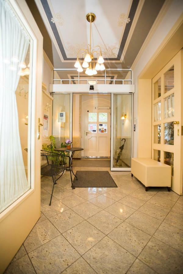 Hotel Burghof 호프 외부 사진